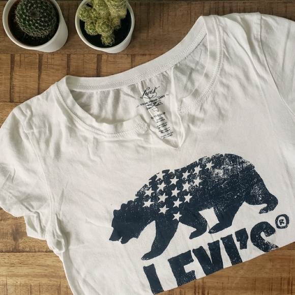 Levi's California Bear Graphic Tee - Picture 1 of 8